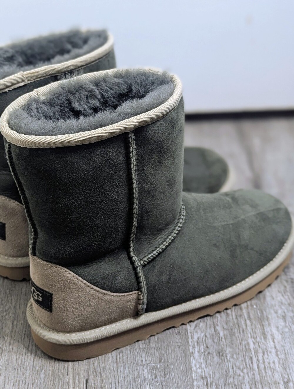 UGG  Cozy Shearling-Lined Short Boot - Olive/Tan